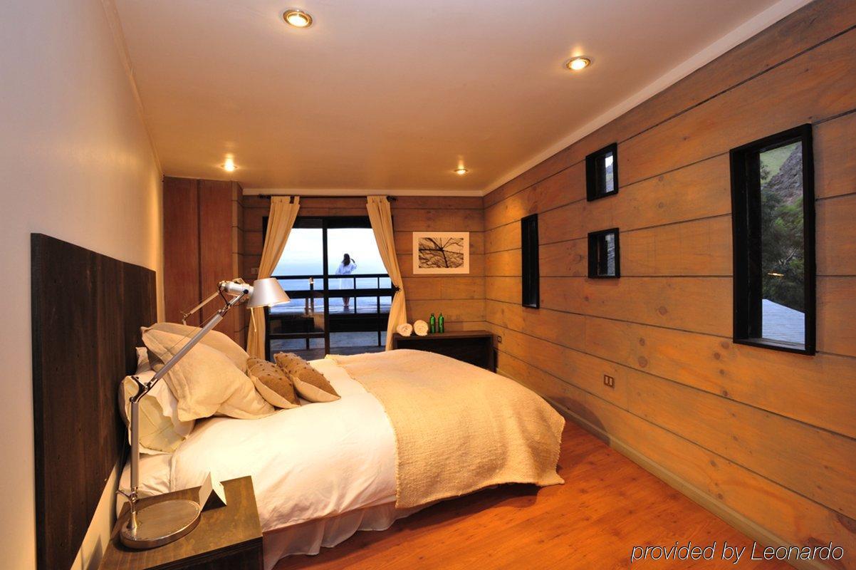 Hotel Crusoe Island 4*