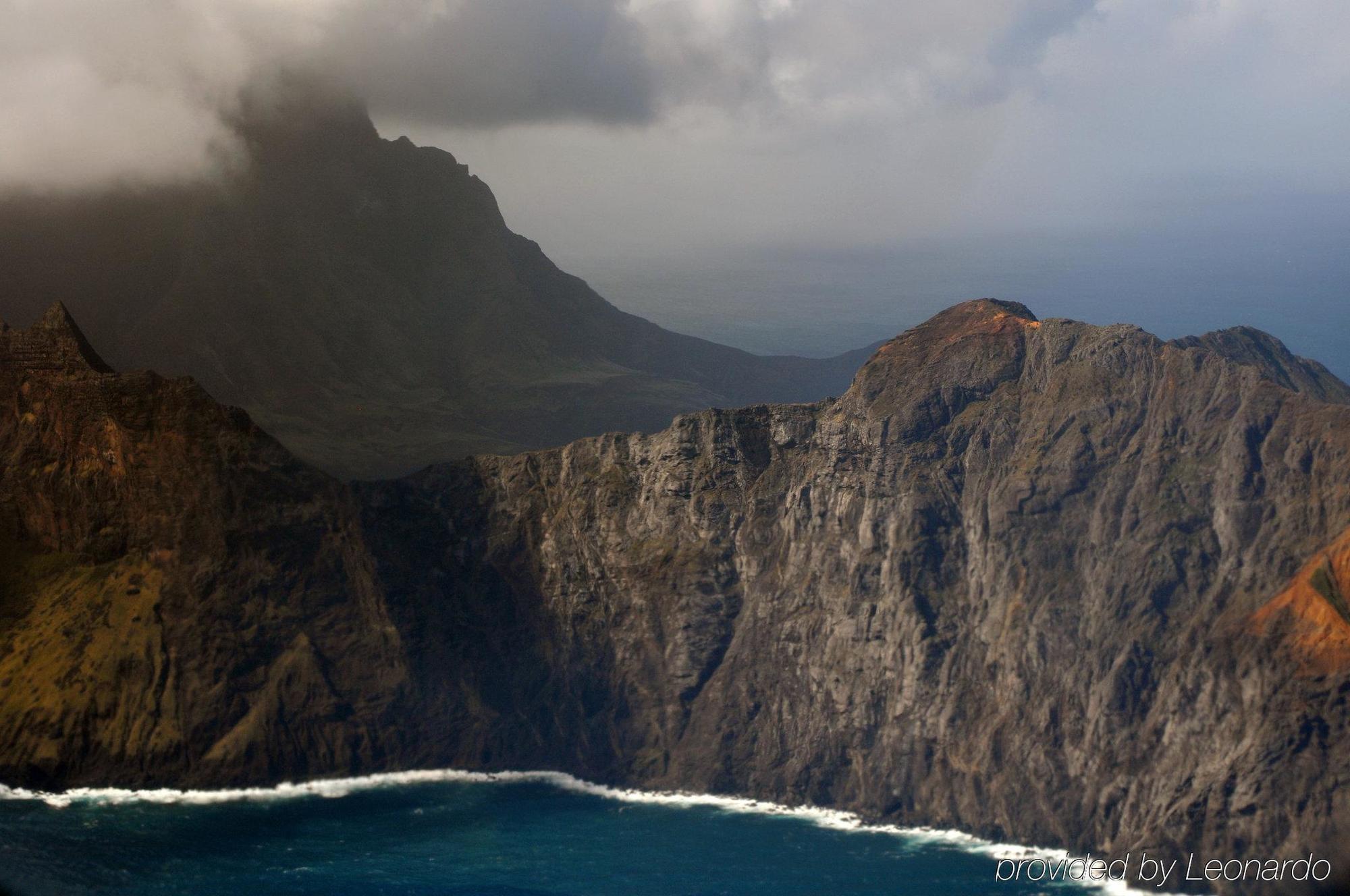 Crusoe Island Hotel
